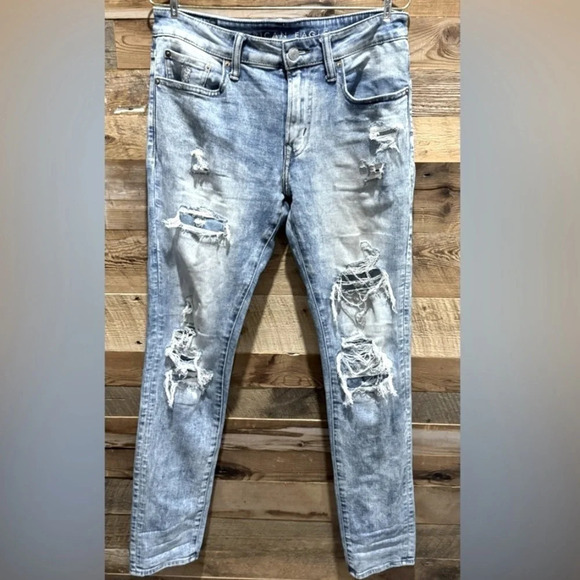 American Eagle distressed light wash jeans  32/34 slim versatile street skinny - Picture 1 of 5